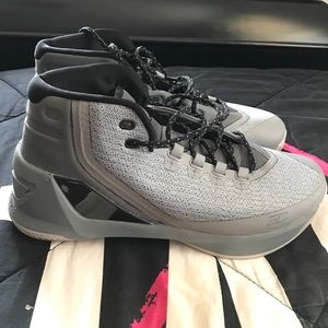 Brand New Never Worn Steph Curry 3's.