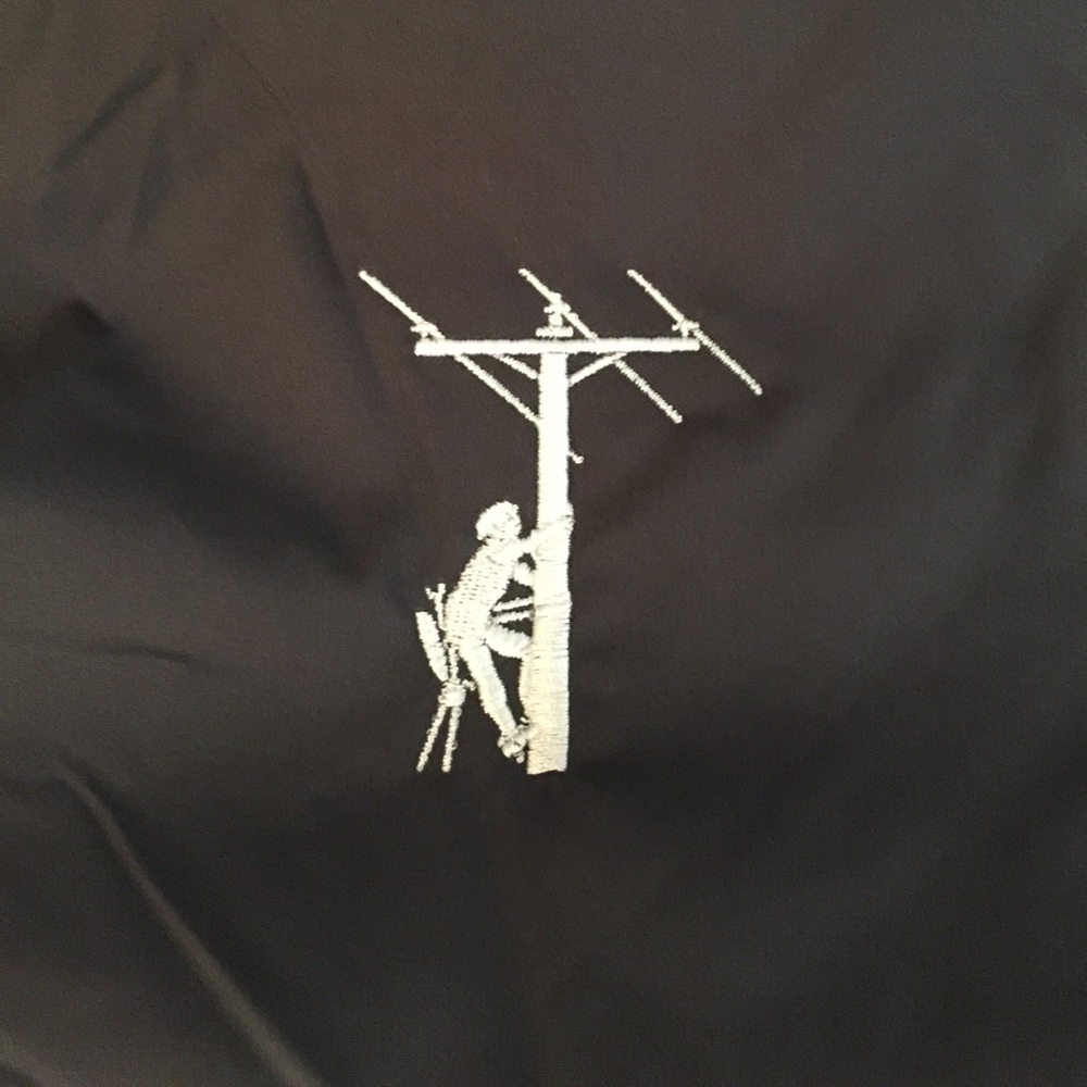 Lineman pullover/windbreaker