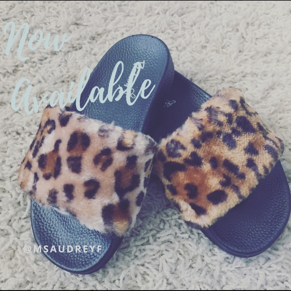 SALE GIRLS Leopard Fur Slides