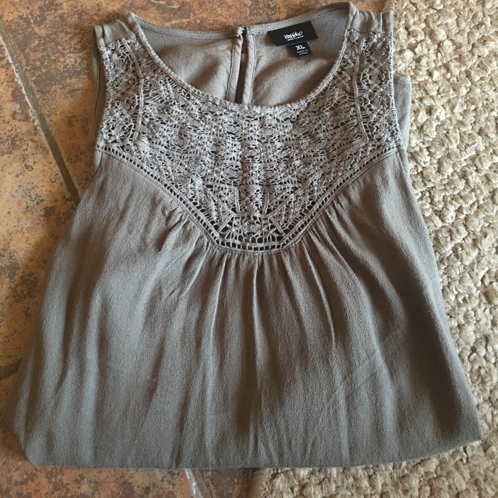 Flowy Tank