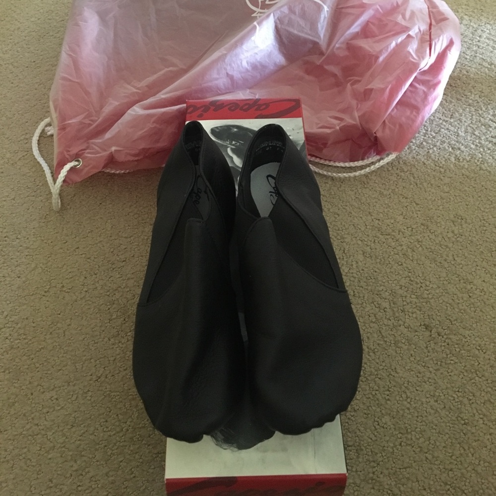 Capezio glide dance shoes