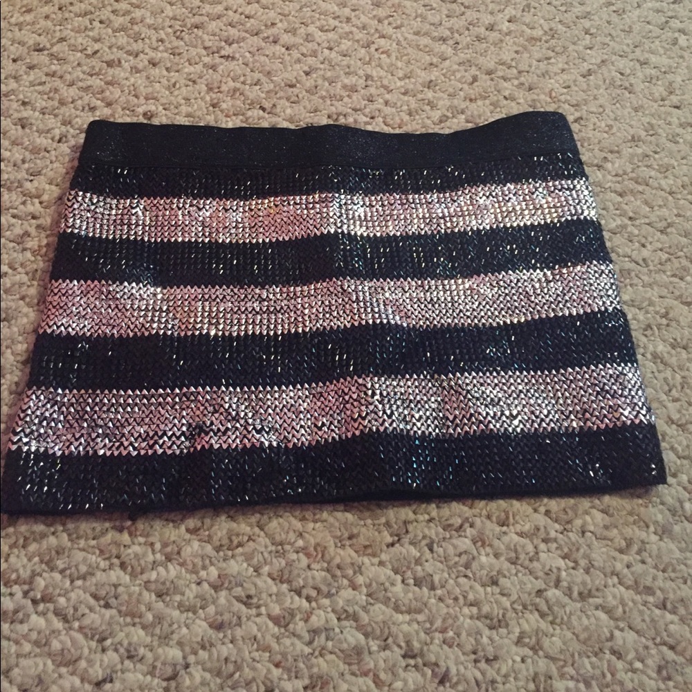 Black and silver mini skirt