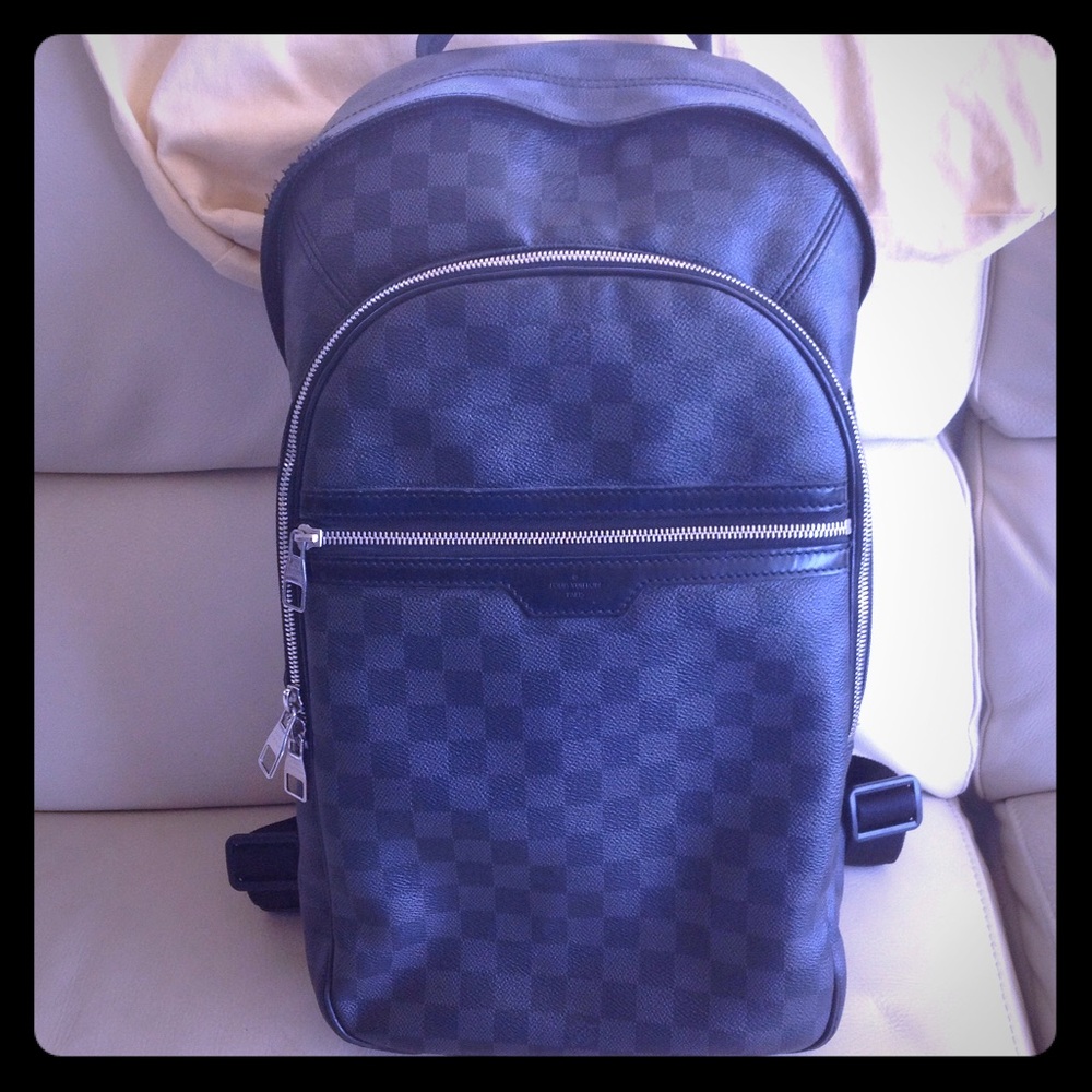 Louis Vuitton 100% authentic Model RI3182
