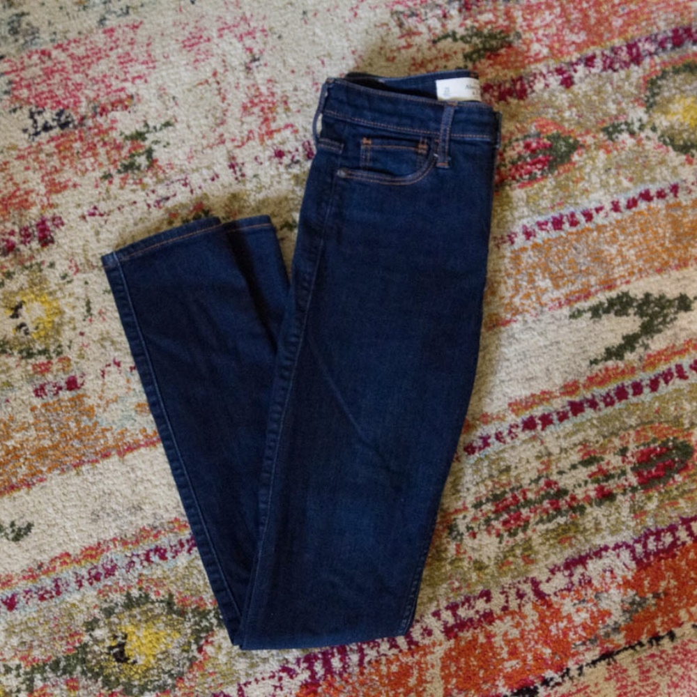 ABERCROMBIE AND FITCH Dark Blue Skinny Jeans