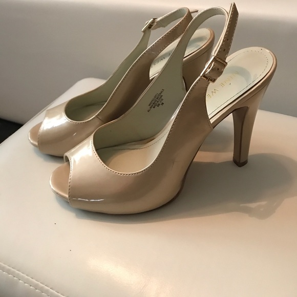Nine West Shoes - Nine West iridescent champagne heels