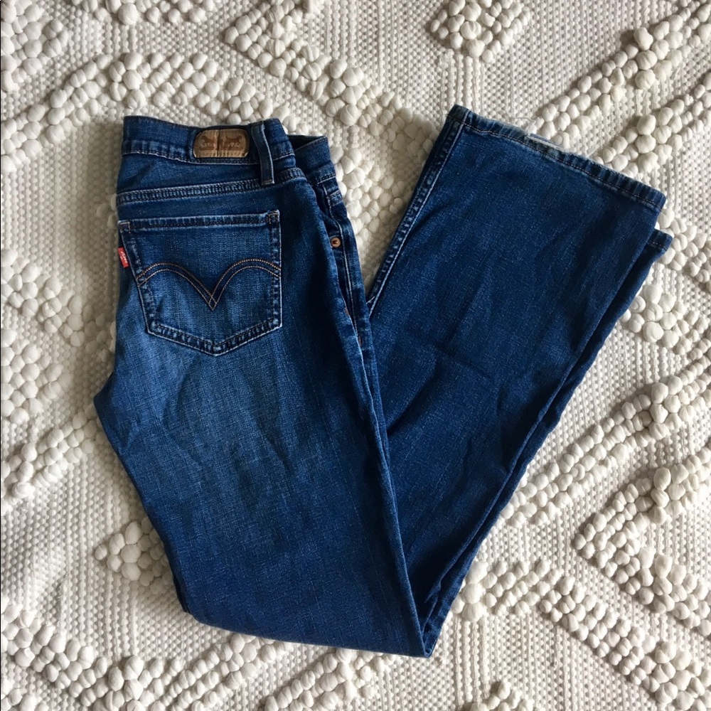 LEVIS Superlow Bootcut Jeans. Size 7