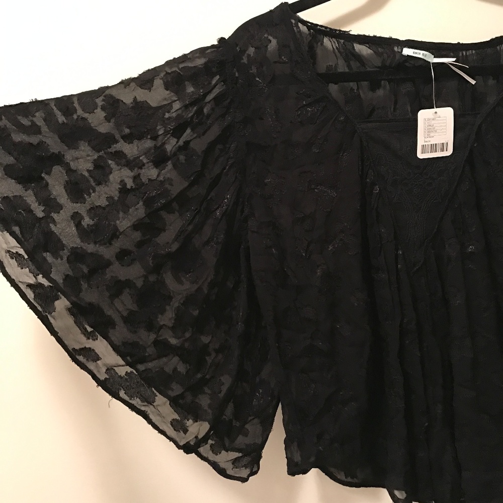 NWT Urban Outfitters Chiffon Top - Picture 2 of 5