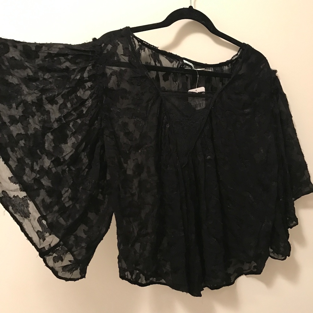 NWT Urban Outfitters Chiffon Top - Picture 5 of 5