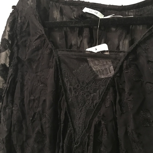 NWT Urban Outfitters Chiffon Top - Picture 4 of 5