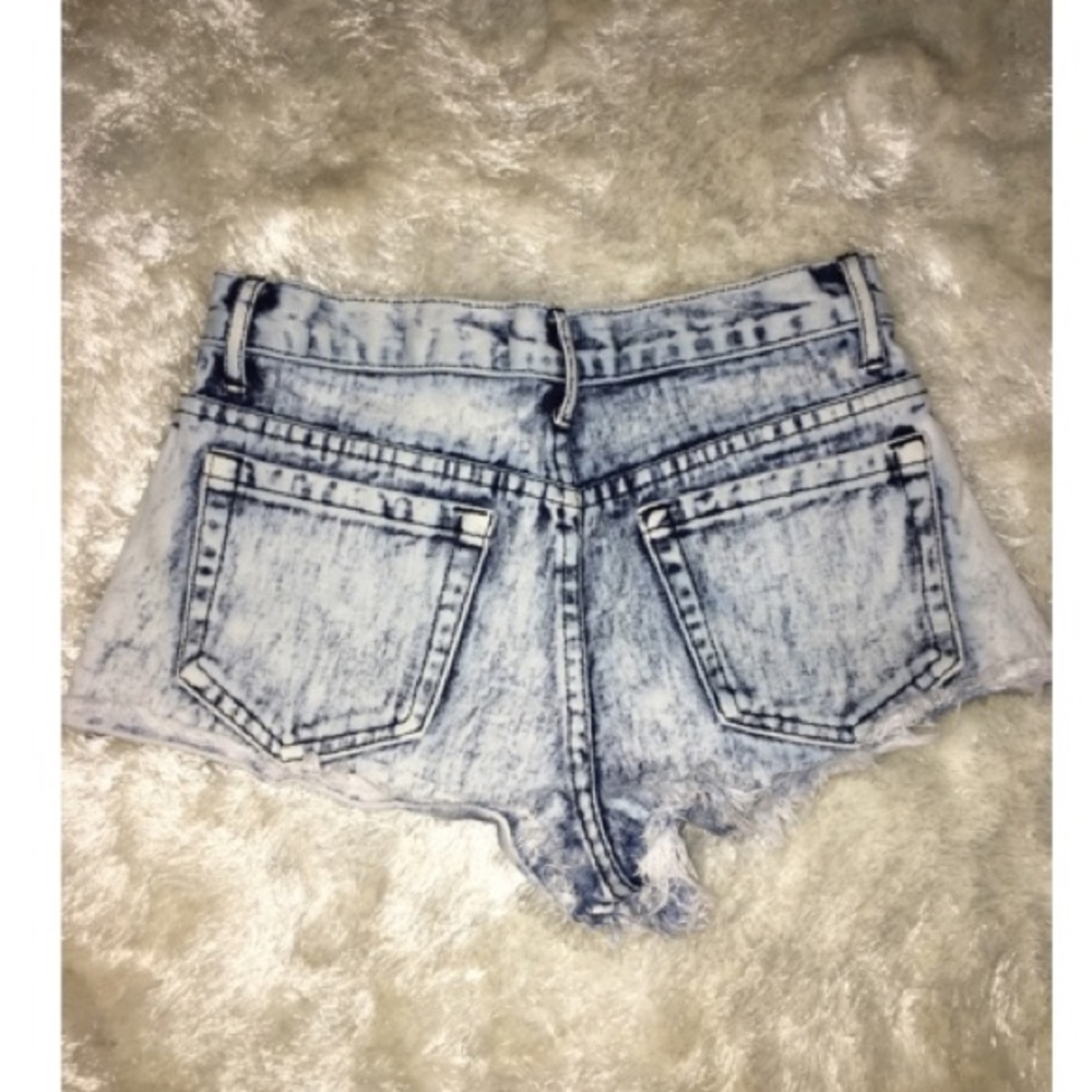 Shorts - Picture 2 of 3