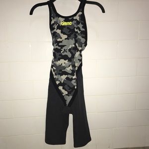 Arena Limited Edition Women's Kneeskin Racing Suit