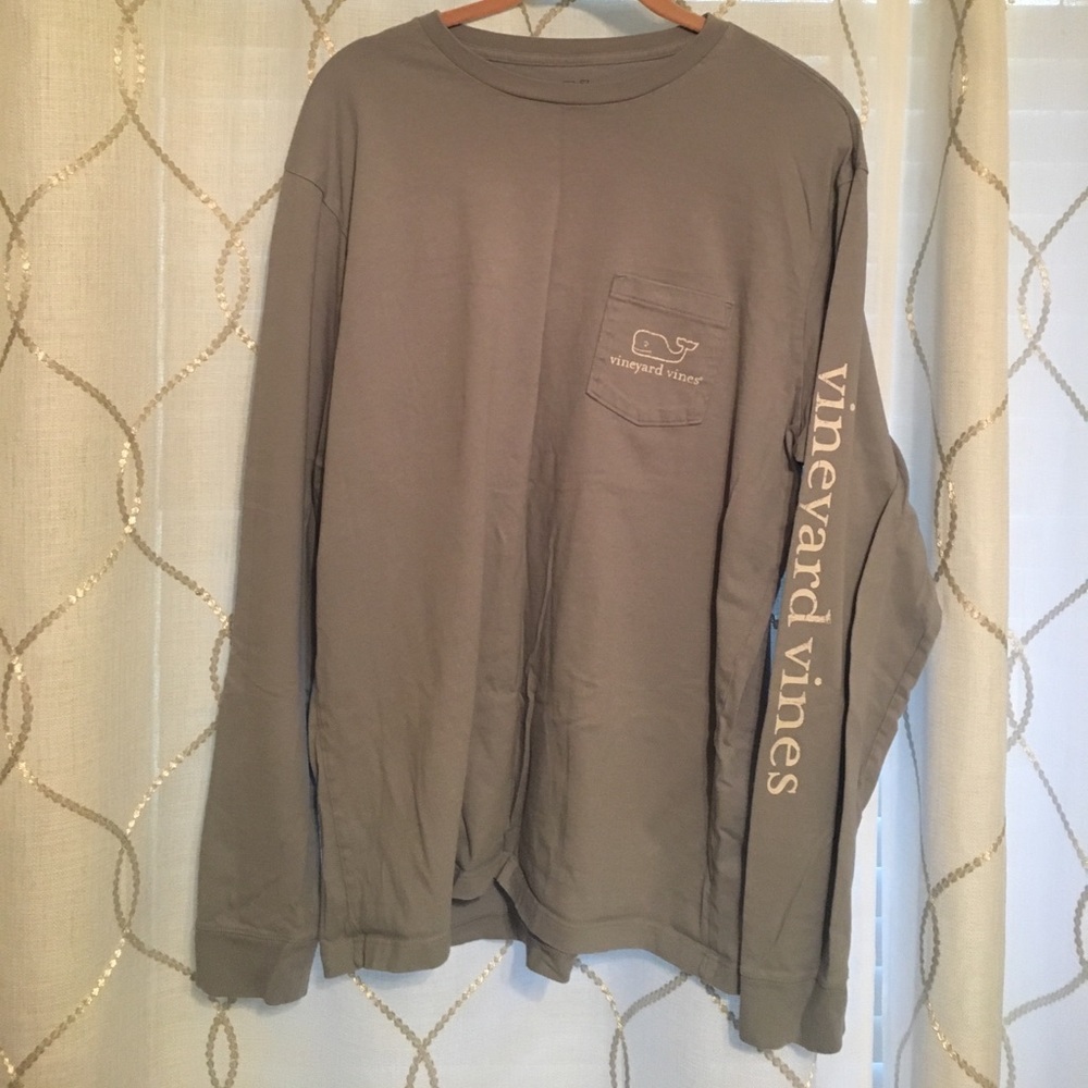 Gray Vineyard Vines long sleeve pocket tee