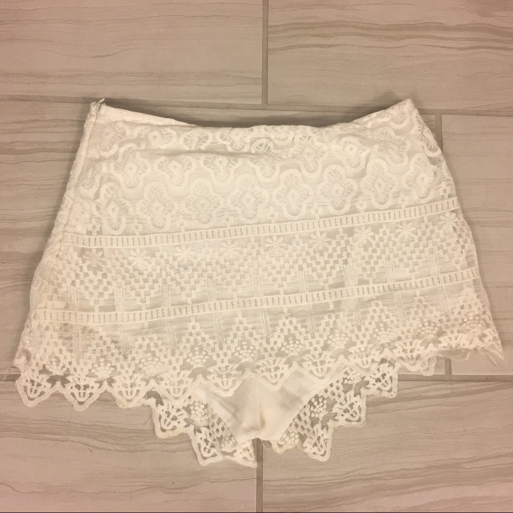 Adorable white lace shorts