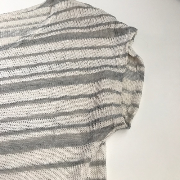 Basic white & grey high-low stripe tee - Picture 4 of 6