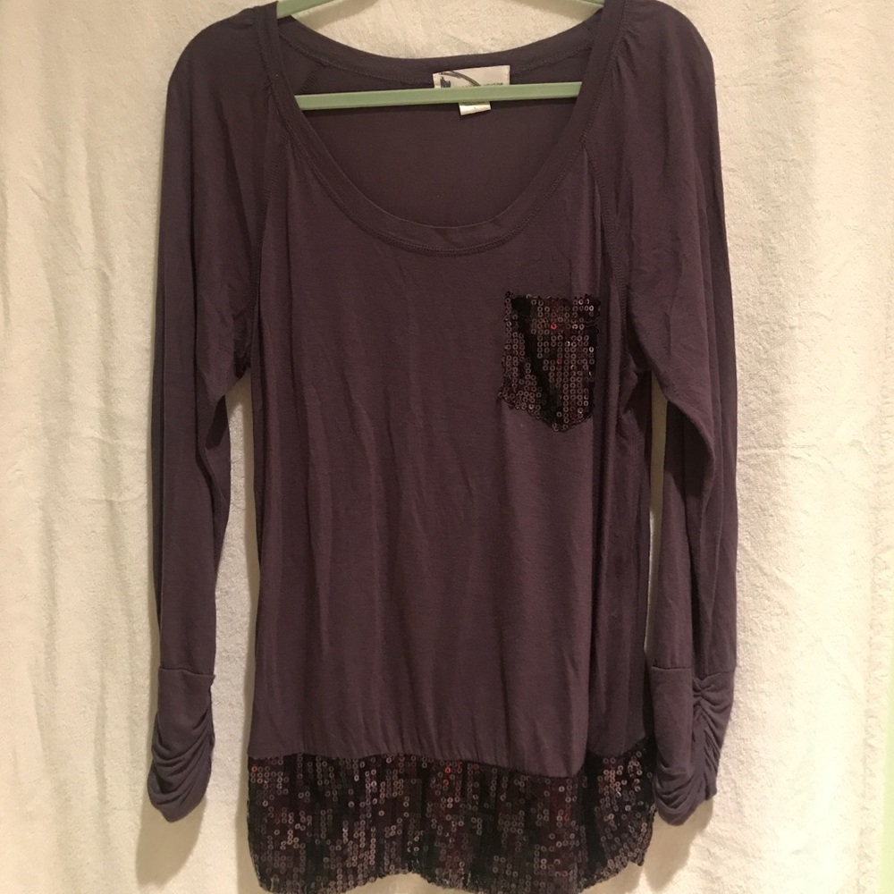 Black long sleeve sequin top