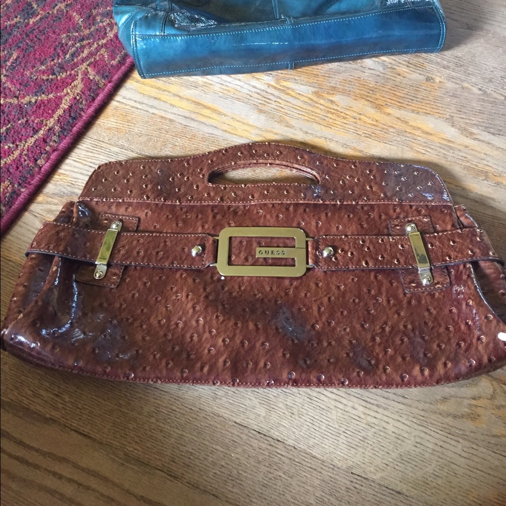 Brown guess clutch
