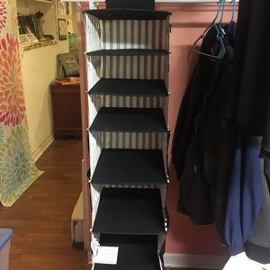 Hanging shoe rack