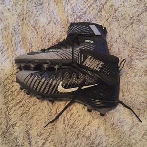Nike Lunarbeast football cleats