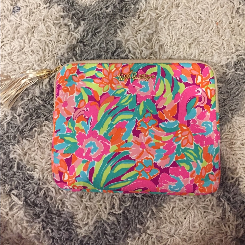 Lilly Pulitzer tech sleeve