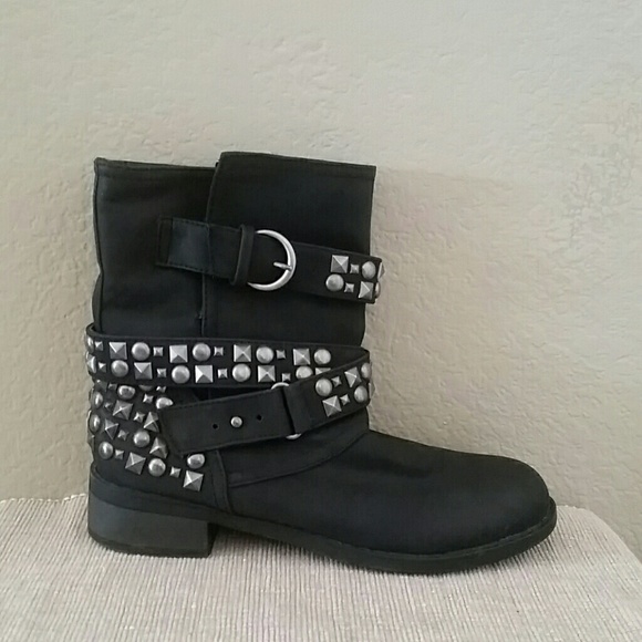 dirty laundry Shoes - Dirty laundry showstopper black studded boots 6.5
