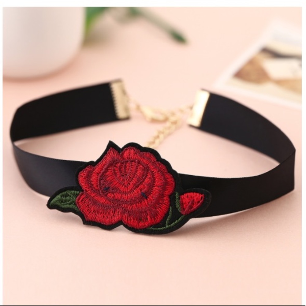 Beautiful bohemian Floral chocker necklace