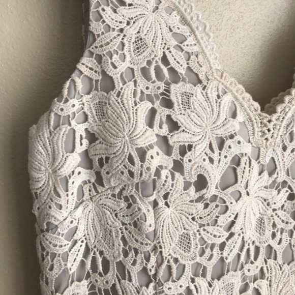 Cream Lace mini dress - Picture 2 of 2