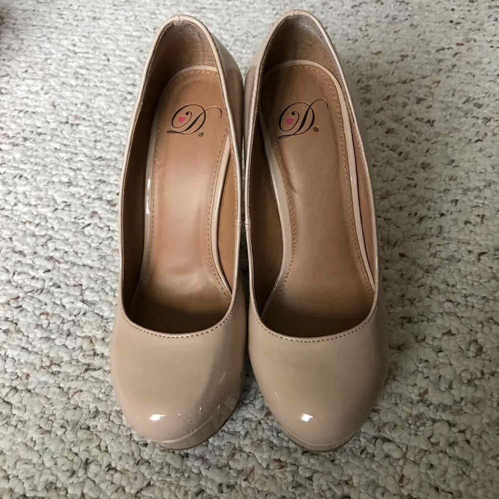 Tan wedges