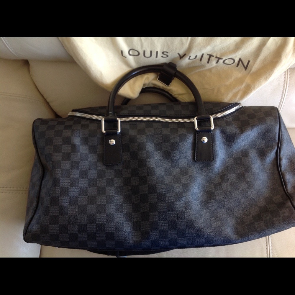 Louis Vuitton duffle bag 100% authentic BA1162