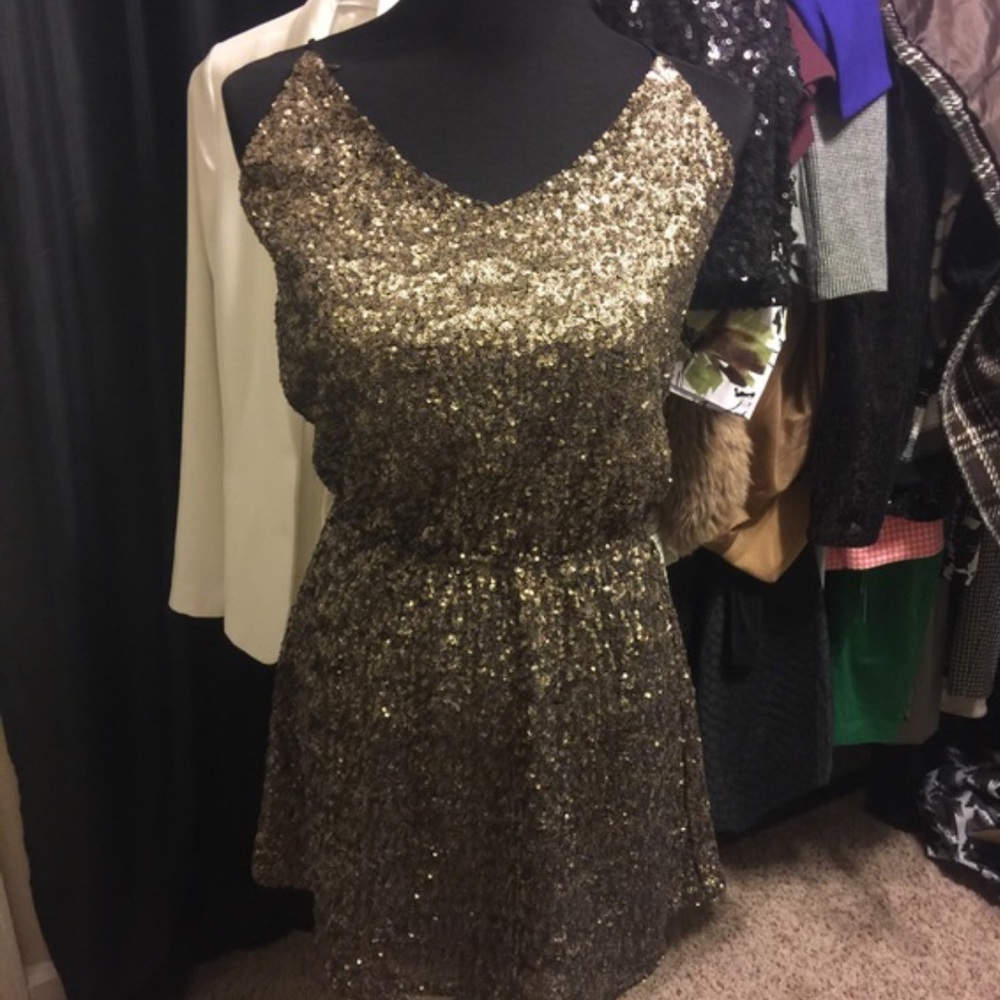 Honey Punch gold sequin halter holiday party sexy