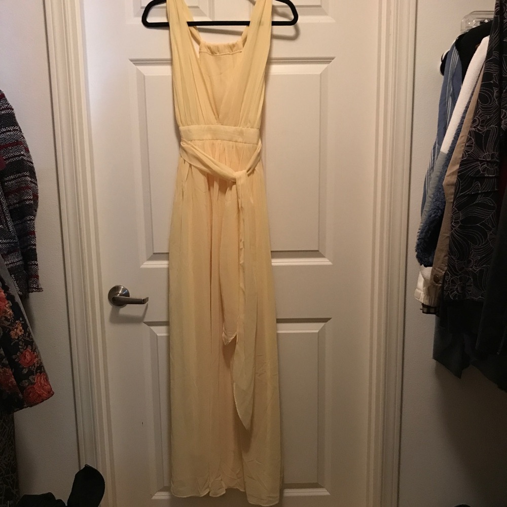 Pale yellow chiffon summer gown NWOT