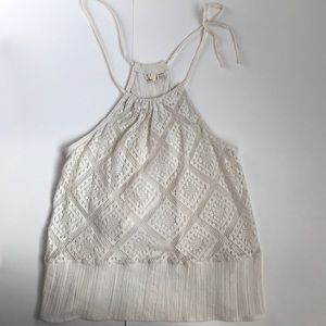 Causal lace off-white/cream colored tank