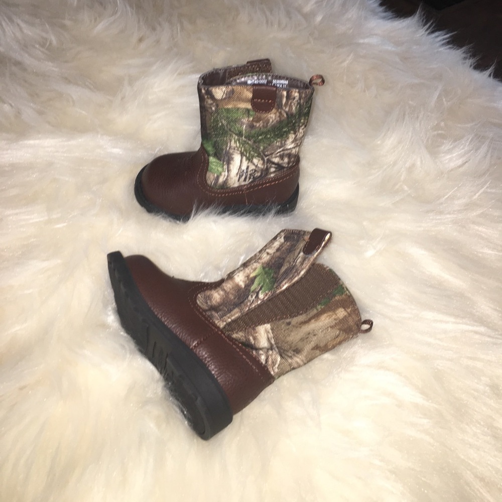 Boots- toddler size 4