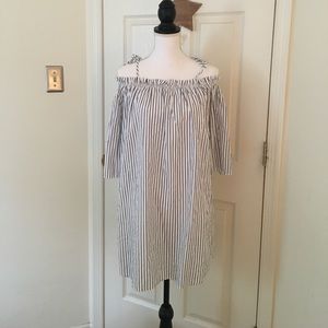 NWT navy/white dress PRICE DROP⬇️