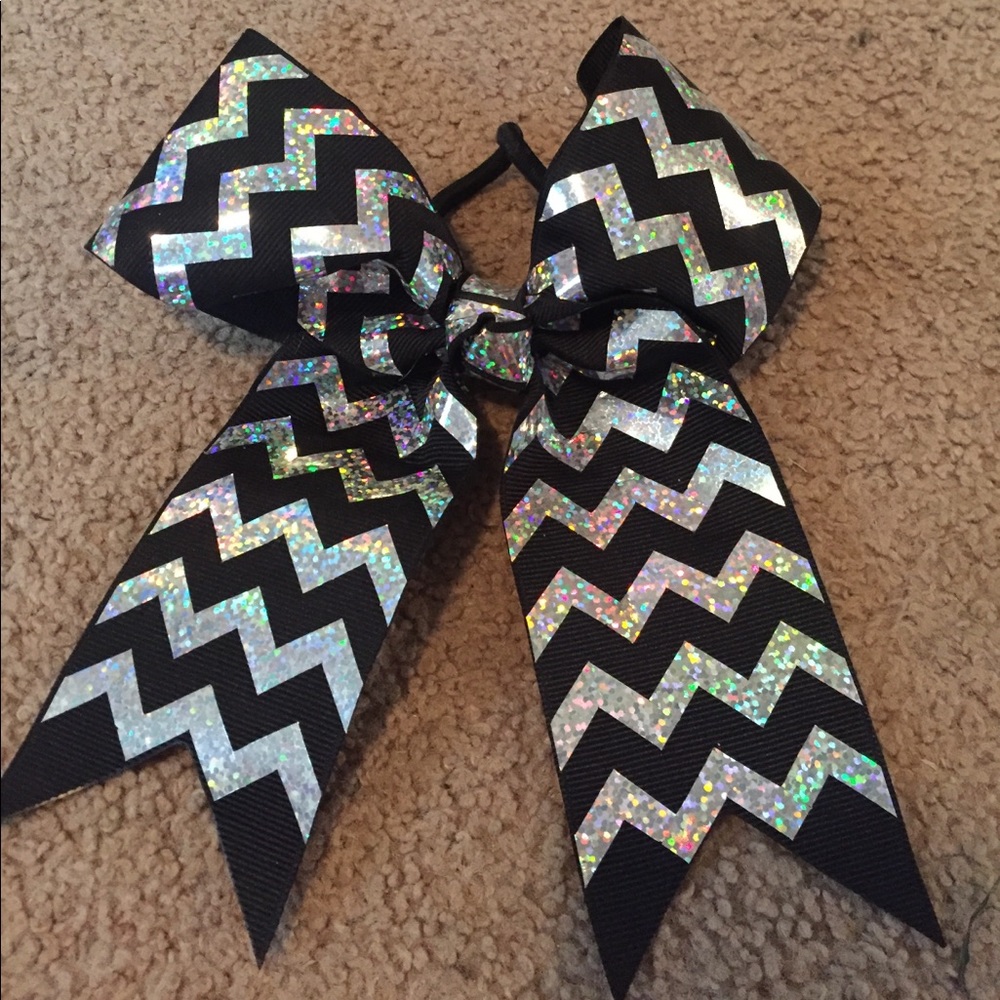 Cheer bow