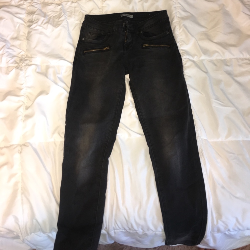 black faded zipper jeggings