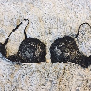 32B Victoria's Secret Lace Plunge Push-Up Bra
