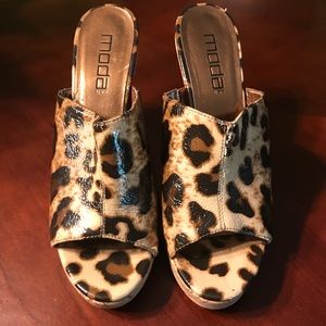 Leopard print mule/clog