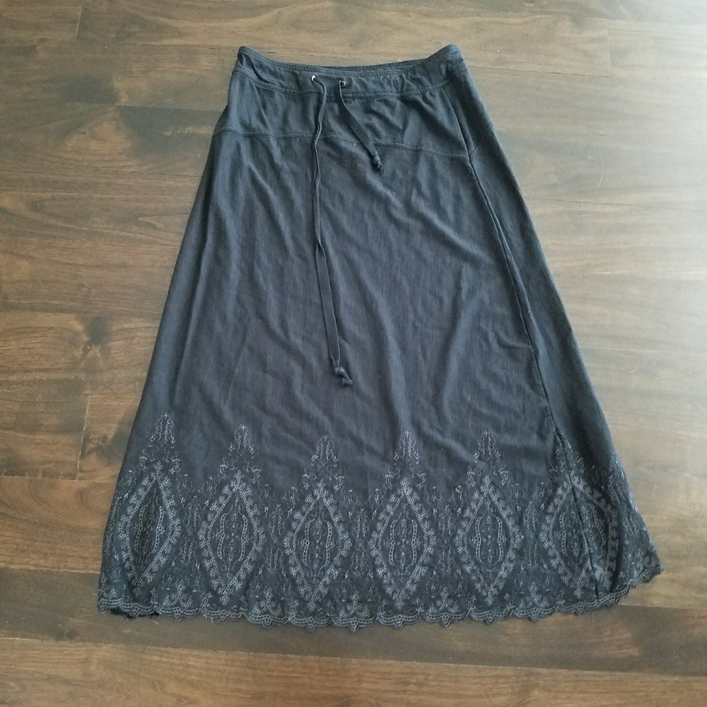 beautiful athletica small black long skirt