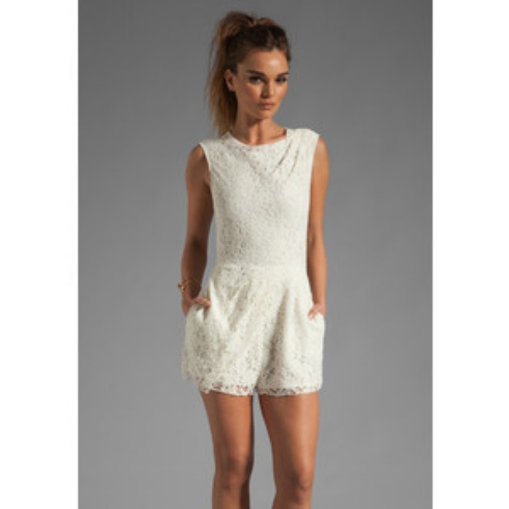 Dolce Vita jaida lace open back romper size small.
