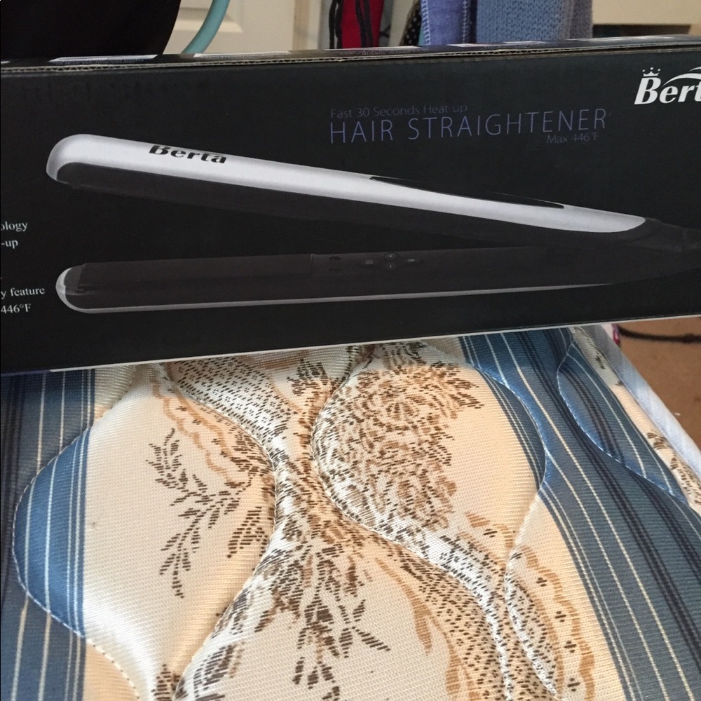 Berta hair straighter