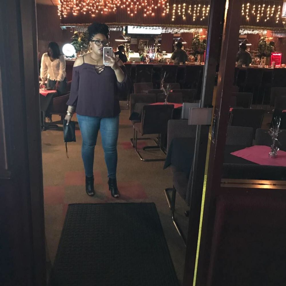 Meet your Posher, Latosha
