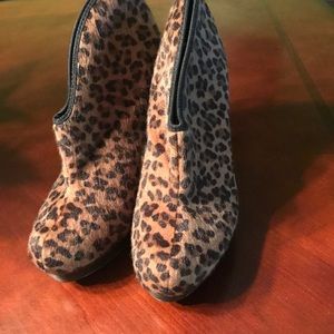 Leopard print bootie