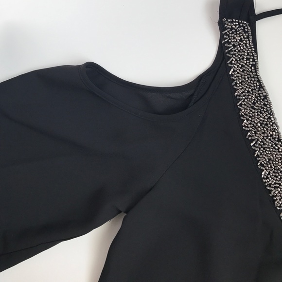 Black quarter- sleeve open shoulder & gold accent - Picture 5 of 6