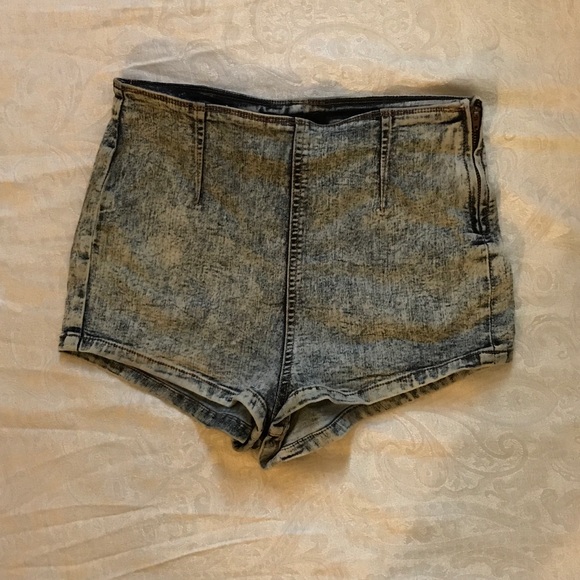 Forever 21 Acid Wash Shorts - Picture 1 of 2