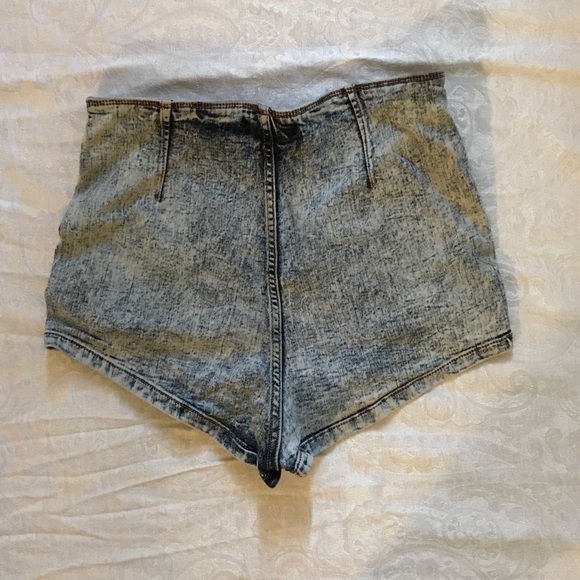 Forever 21 Acid Wash Shorts - Picture 2 of 2