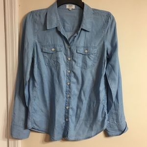 Crown and Ivy Chambray shirt. Size XS denim