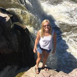 Meet your Posher, Macy