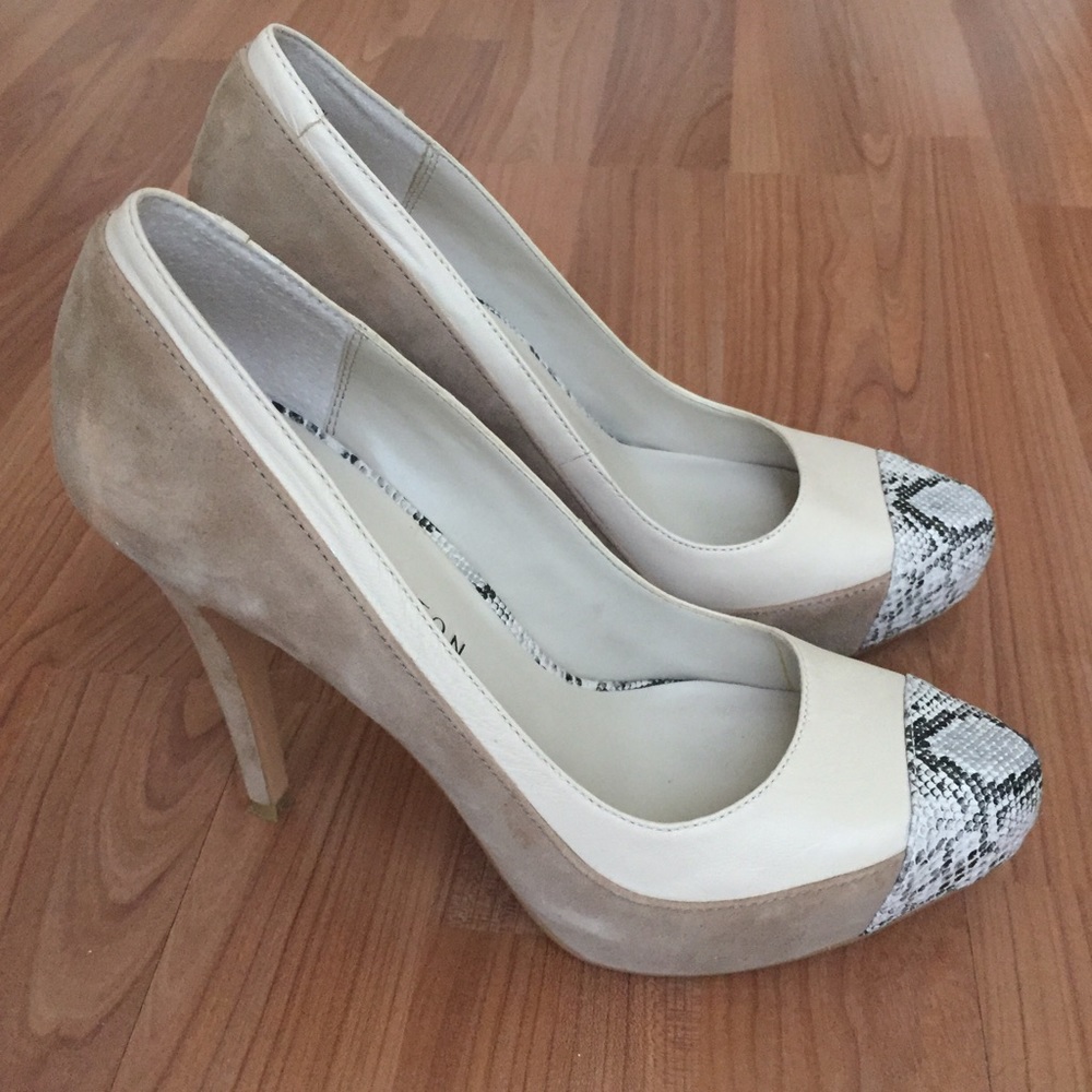 Nude pumps