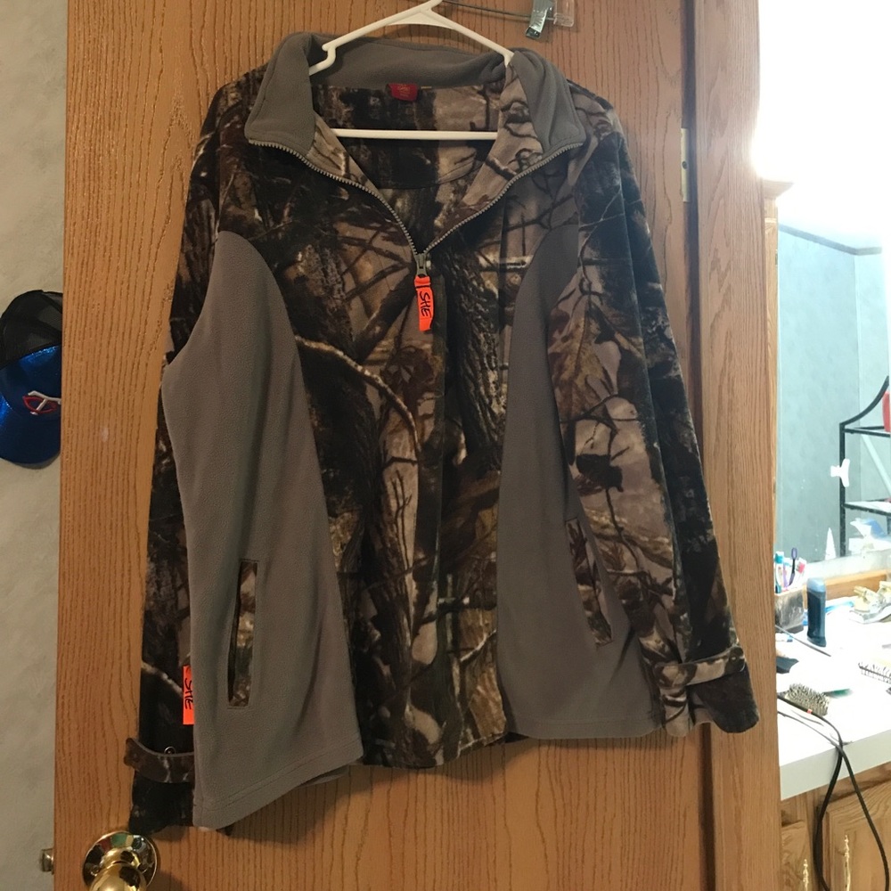 She outdoor fleece pullover
