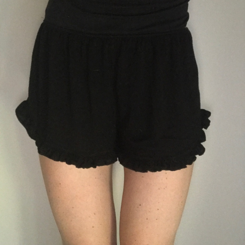 Brandy Melville Ruffled Shorts